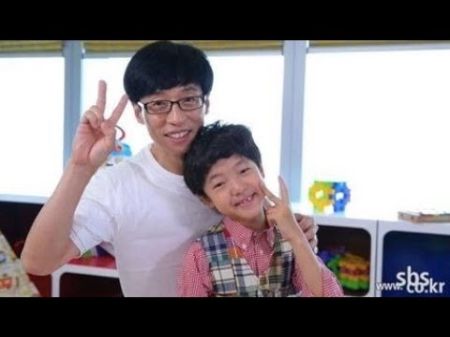 Yoo Jae Suk shares two beautiful children with his wife.